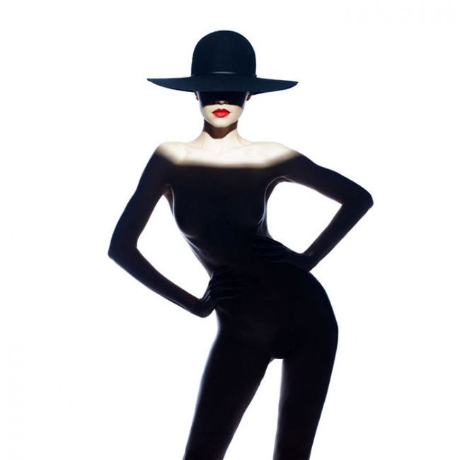 7051260-creative-hard-shadow-photography-82-57e271eb926dc__700-1474963974-650-b81a5dc1d6-1475848297