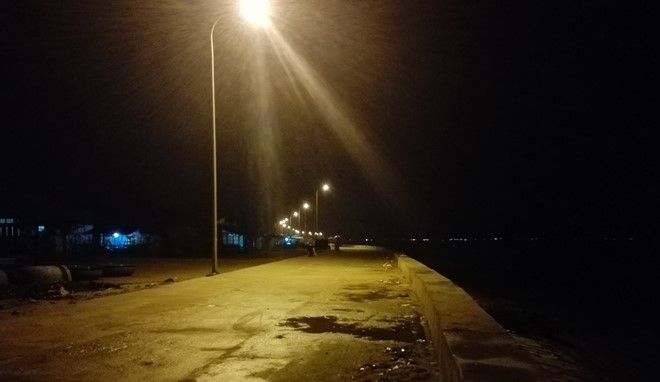 Bờ kè ven biển phường Đông Hải - nơi nữ sinh bị nhóm bạn hành hung. Ảnh : Huỳnh Hải.