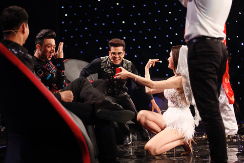 1450688608-1450686524-huong-giang-idol-10