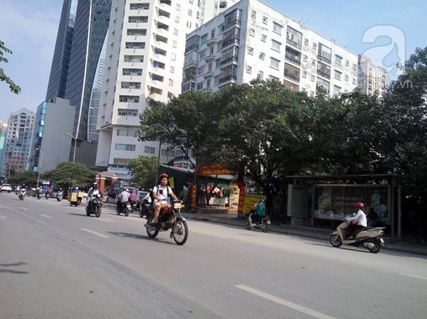 ha-noi-co-gai-tre-bi-2-ten-cuop-tao-ton-cuop-tui-xach-va-lam-rach-hong-bang-vat-sac-nhon-33-112809