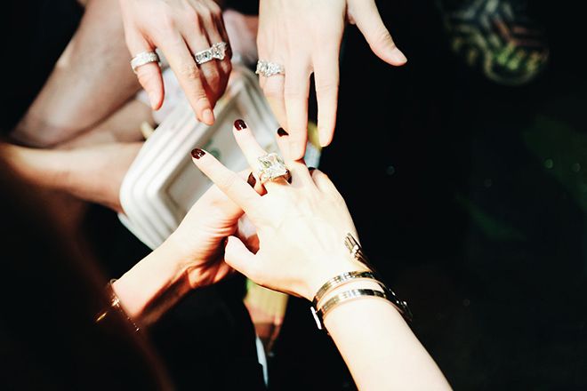 Cận cảnh những chiếc nhẫn kim cương tiền tỷ.