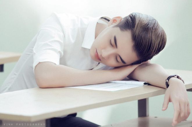 Với vóc dáng chuẩn cùng vẻ nam tính khó cưỡng, anh chàng còn liên tục được mời làm người mẫu cho những shop thời trang. Hiện tại, trang cá nhân của Khánh Vũ có gần 200 000 người theo dõi.