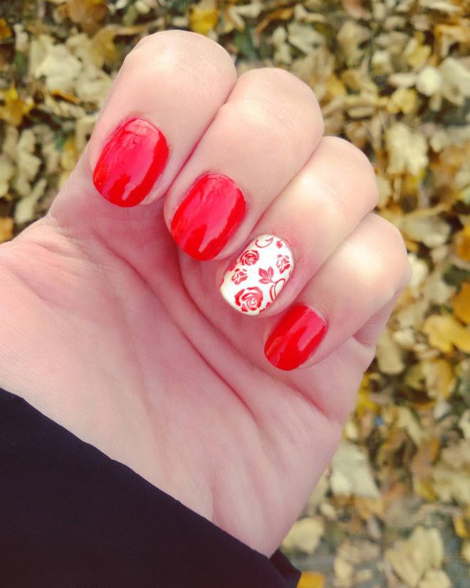 red-and-floral-design-accent-nail-art