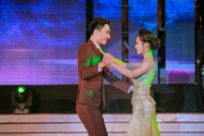 Các thí sinh trong phần thi trang phục tự chọn.