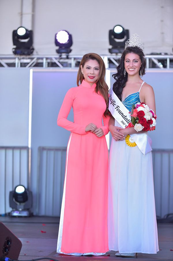 Và tân Hoa hậu thuộc về cô gái Jenisa de Castro đến từ Hawaii.