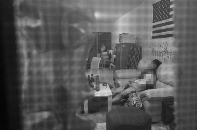 Nguyên nhân ban đầu được cảnh sát tiết lộ là do nợ nần tiền bạc.