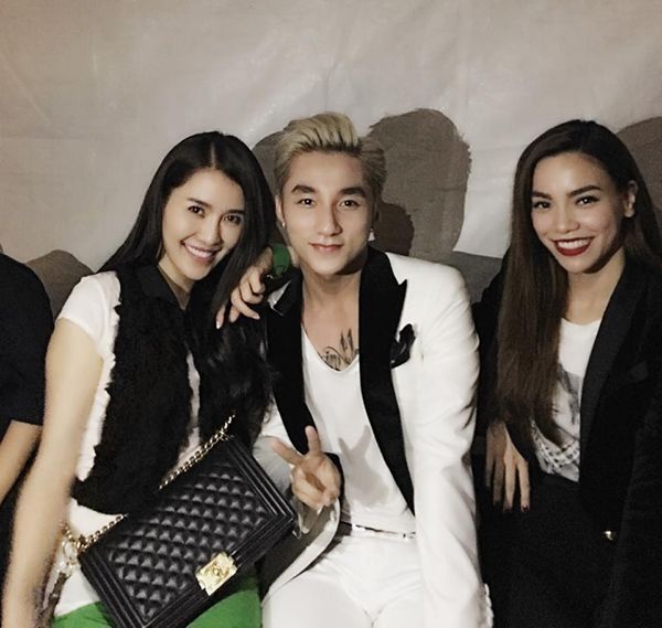 Chụp cùng Sơn Tùng M-TP.