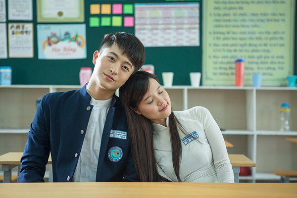 Midu nhẹ nhàng tự đầu vào vai Harry Lu.