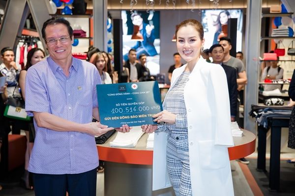 Tại sự kiện, Phương Lê đã đại diện