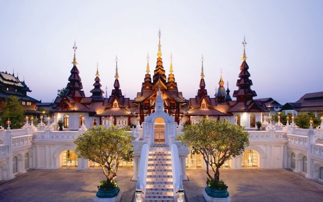 Chiang Mai, Thái Lan: Thái Lan từ lâu đã là điểm trăng mật lý tưởng nhờ những bãi biển đẹp, đồ ăn ngon và người dân thân thiện. Đặc biệt The Dhara Dhevi ở Chiang Mai được nhiều cặp đôi yêu thích với những villa có bể bơi riêng, có thiết kế mô phỏng cung điện Mandalay thế kỷ 19. Các cặp uyên ương còn có thể đi thuyền và ăn tối trên sông Ping. 