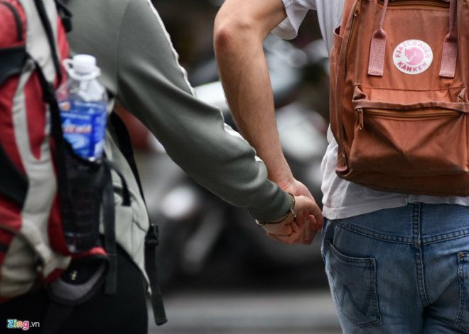 Thủ đô dường như thơ mộng hơn trong ngày cuối tuần.