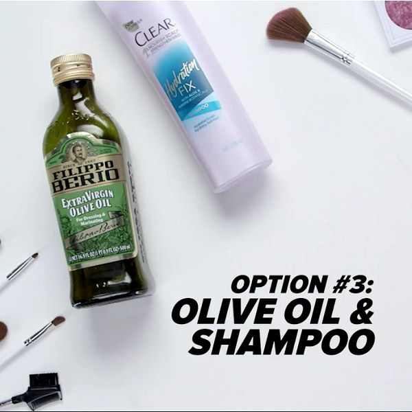 ve-sinh-co-trang-diem-bang-dau-oliu