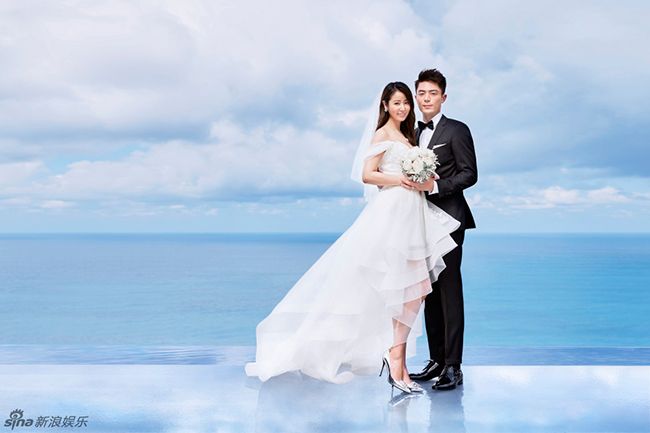 Ảnh cưới đơn giản đến khó tin so với danh tiếng và tài sản của cả hai.