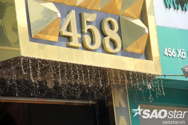 Cả hệ thống đèn nháy cũng lắp đặt không khác gì