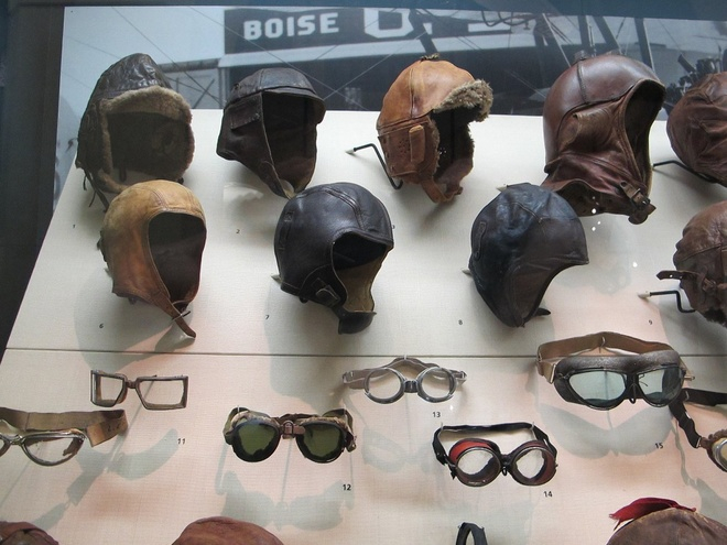 Tại sân bay San Francisco, Mỹ, du khách được tìm hiểu bảo tàng, thư viện hàng không, bể thủy sinh, hoặc đến nhà ga T2 để trải nghiệm phòng yoga ở sân bay đầu tiên trên thế giới.