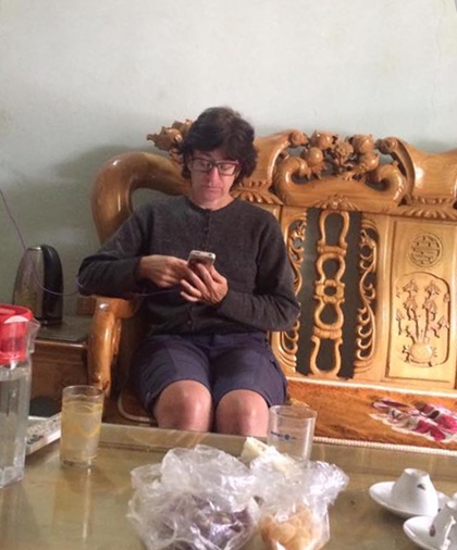 khach-tay-bi-lac-o-ha-giang-va-long-tot-cua-hai-ban-tre-10-160845