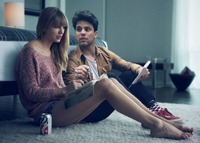 Biết đâu mình lại là chủ đề cho bài hit mới của Taylor Swift.