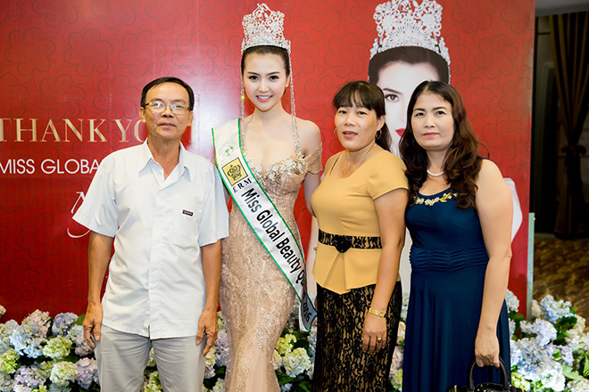 Đồng thời cô cho biết chính nhờ sự nổ lực cá nhân, sự giúp đỡ của đơn vị đưa đi thi và ủng hộ của bạn bè, gia đình và truyền thông đã giúp cô vượt qua tất cả, mang vinh quang về cho đất nước.