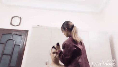 'Hùng hổ' với kinh nghiệm 5 năm cắt tóc, cô bạn gái khiến người yêu 'chết điếng' khi sờ lên đầu mình Ảnh 2