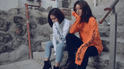 Chỉ 3 phút thôi, bạn đã có thể sở hữu chiếc áo Vetements ngay tại nhà! Ảnh 2