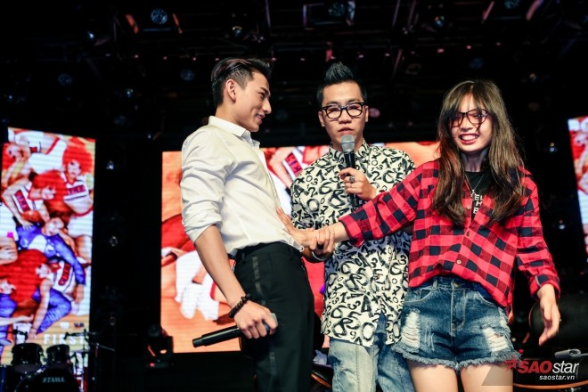 Khi một fan thắc mắc tại sao thân hình 6 múi của Isaac trong Tấm Cám lại biến mất ở MV Get down, nam ca sĩ không ngần ngại cho MC và người hâm mộ