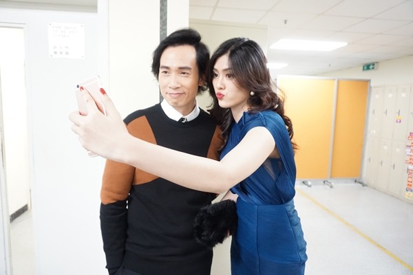 Huỳnh Tiên bất ngờ khi được Trần Hào yêu cầu chụp ảnh cùng nhau