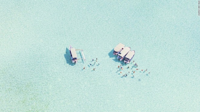 Bora Bora, quần đảo Polynesia (Pháp): Malin chia sẻ: “Bora Bora đúng là một hòn đảo thiên đường đẹp đến khó tin. Đó là một phần của thiên đường, một rặng san hô giữa đại dương vĩ đại này”.