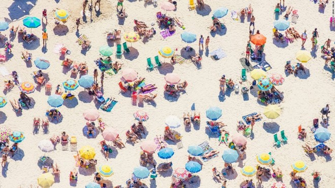 Ipanema, Rio de Janeiro (Brazil): Một trong những bãi biển nổi tiếng nhất ở Rio de Janeiro. Nếu muốn tận hưởng bãi biển và tránh đám đông, cách tốt nhất là đến đây vào các ngày trong tuần.