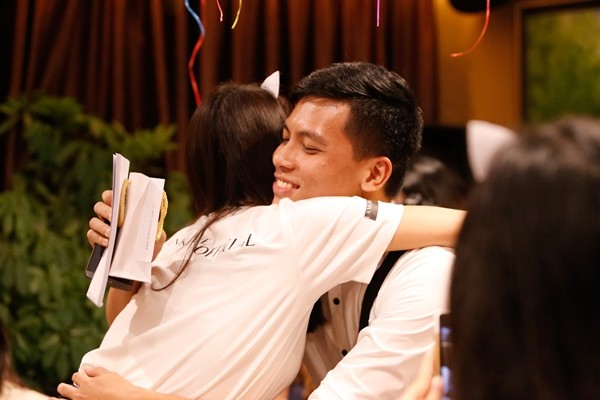 Người đẹp chiếm được rất nhiều cảm tình của người hâm mộ khi vô cùng thân thiện và gần gũi.