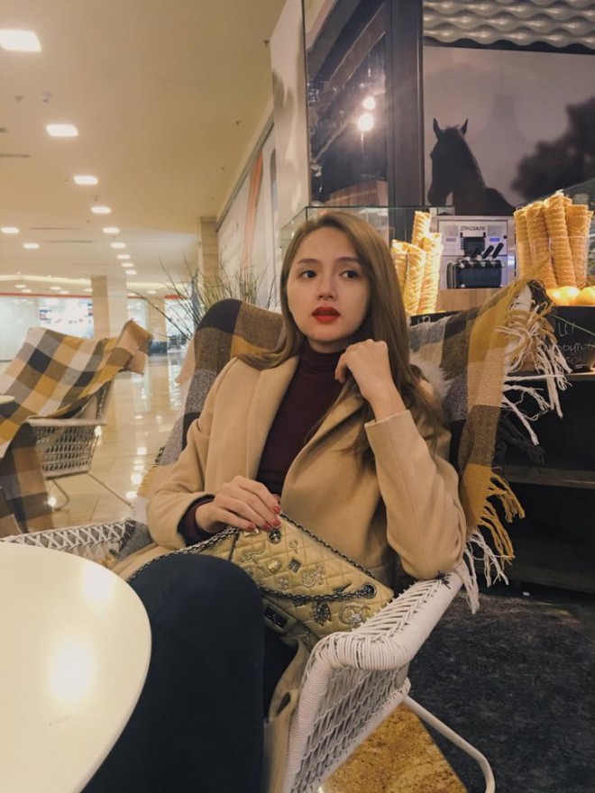 Hương Giang Idol cũng là một trong những đồ thời trang hàng hiệu.