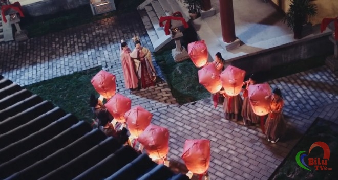 Đường Yên chuẩn bị 9 chiếc lồng đèn tuyệt đẹp để mừng thọ bà…