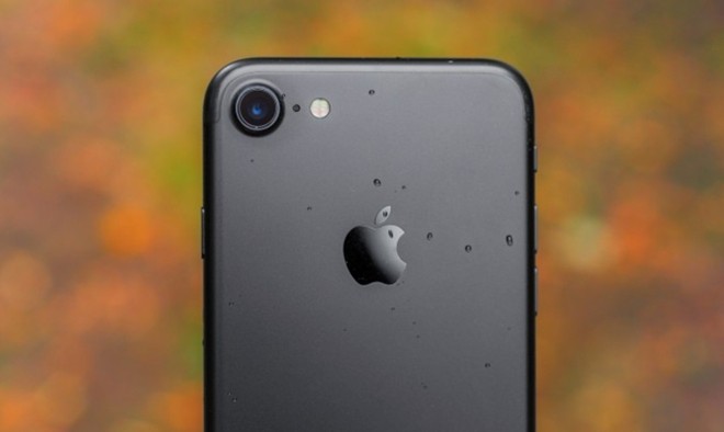 apple-dung-de-iphone-7-sat-dau-khi-goi-dien-thoai-32-182503