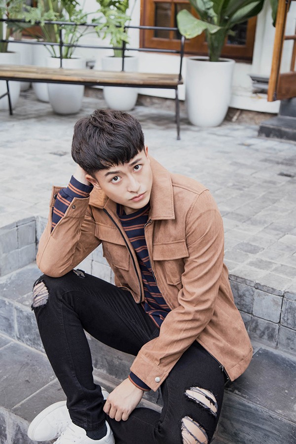 Dù góc ảnh nào thì Harry Lu cũng khiến các cô gái mơ ước có được một chàng người yêu điển trai như này.