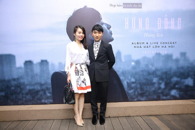 Nghệ sĩ violin Hoàng Rob và nghệ sĩ múa Linh Nga.