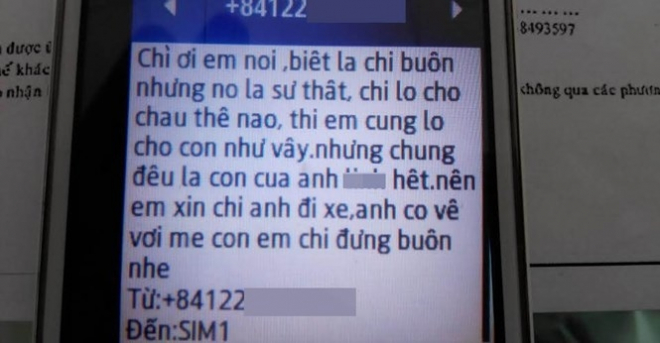 Một trong những tin nhắn mà vợ anh L. nhận được.