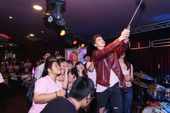 Buổi fan meeting kết thúc trong