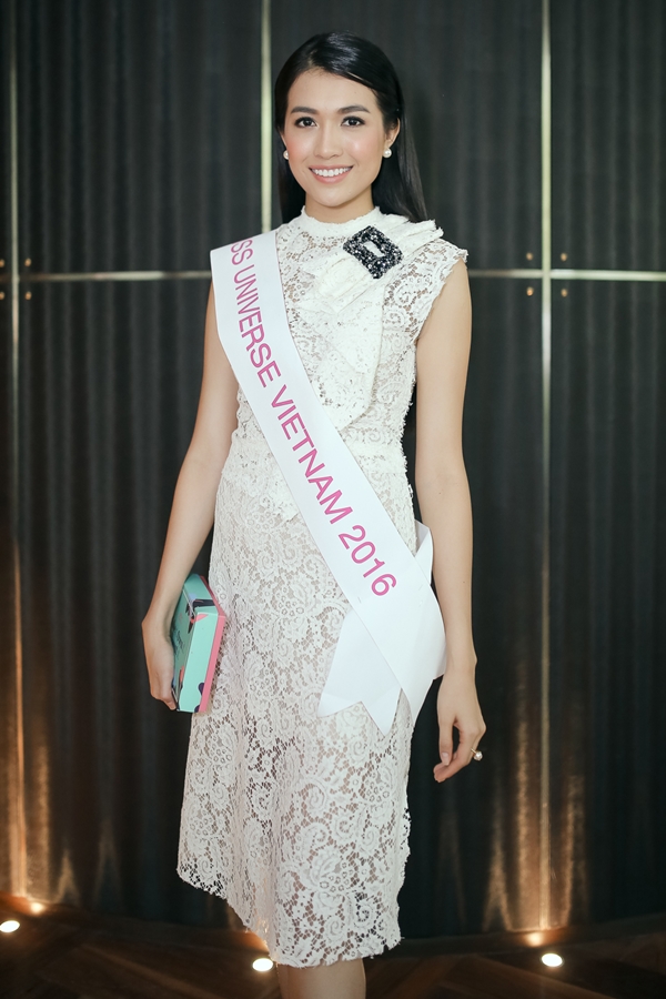 Lệ Hằng xuất hiện vô cùng rạng rỡ và xinh đẹp.