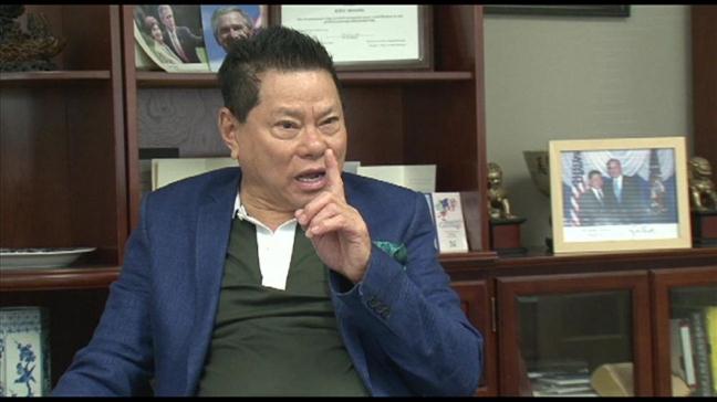 ban-trai-moi-cua-ngoc-trinh-la-hoang-kieu-ty-phu-72-tuoi-noi-tieng-o-my_121139713