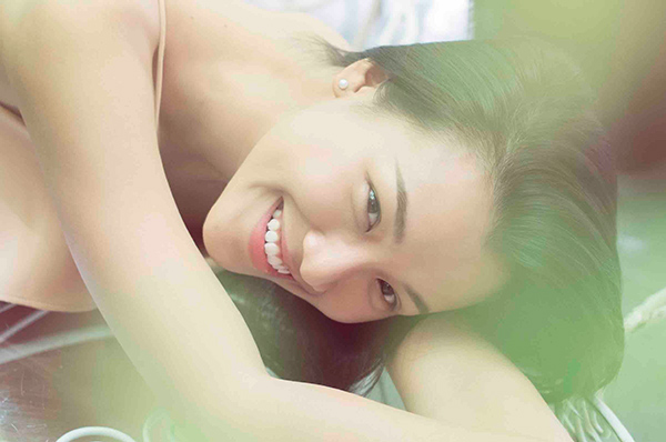 Cô cho rằng cảm hứng cho công việc thường đến từ những khi cô được ở một mình và suy nghĩ.