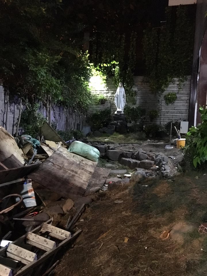 Nhưng năm nay chỉ còn cảnh tan hoang, đổ nát...