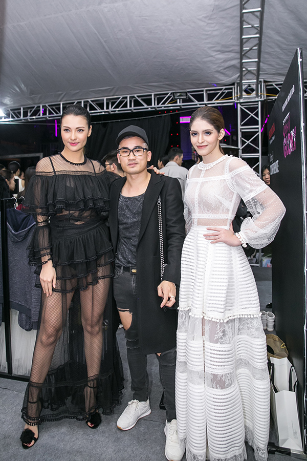 Sau những hiềm khích của tuổi trẻ, Hồng Quế và Andrea vẫn vui vẻ trò chuyện, thân thiết với nhau.