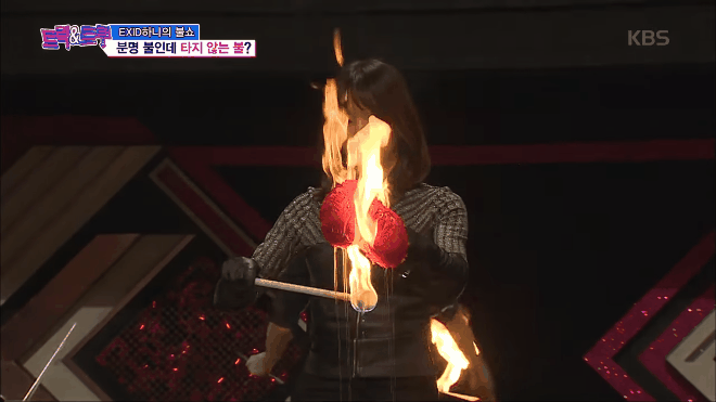 'Nữ thần fancam' Hani khiến khán giả há hốc mồm khi ảo thuật với lửa Ảnh 2