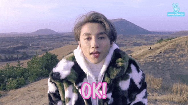 Sơn Tùng leo núi 40 phút, nói tiếng Anh siêu đáng yêu trong hậu trường 'Nơi này có anh' Ảnh 2