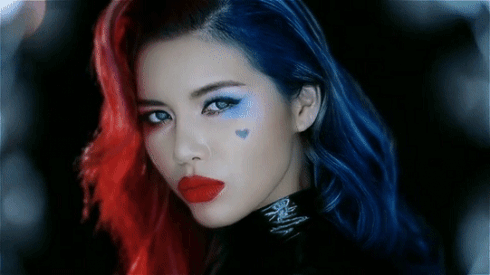 Lạc lối với loạt biểu cảm đẹp mê hồn của 'cô tiên răng thỏ' Minh Tú Ảnh 2