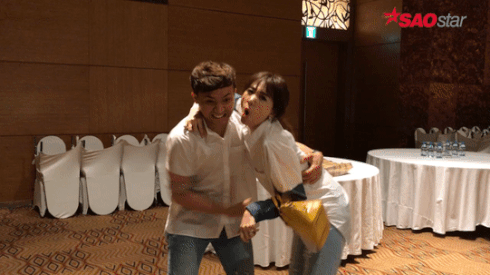 Trấn Thành - Hari Won: 'Đánh nhau' mà cũng đáng yêu thế này đây! Ảnh 2