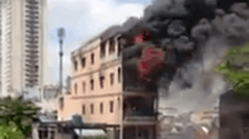 Cháy lớn gần chợ Kim Biên: Khói đen khổng lồ ôm trọn nóc toà nhà 6 tầng Ảnh 2