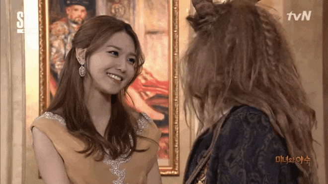 Sooyoung (SNSD) mở màn Saturday Night Live bằng nụ hôn ngọt ngào với 'quái vật' Ảnh 2