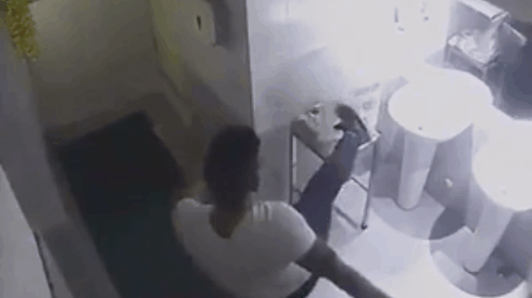 'Soái ca' xăm trổ vào quán nhậu đập thùng từ thiện ăn cắp tiền lẻ Ảnh 2