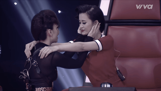 Cười đau bụng khi Thu Minh ví Đông Nhi nói nhiều như phim 'Cô dâu 8 tuổi' trên ghế nóng The Voice Ảnh 2