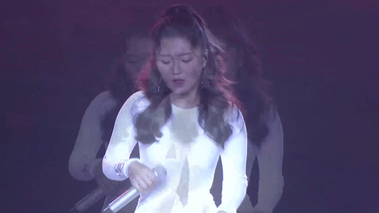 Han Sara 'đốt cháy' sân khấu vòng Loại trực tiếp với hit 'Side to Side' của Ariana Grande Ảnh 2